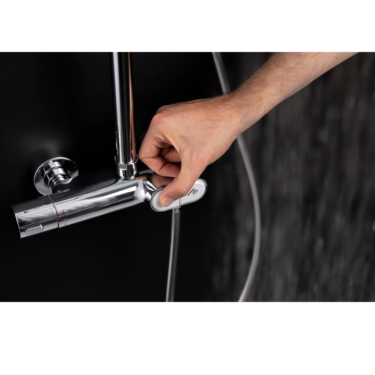 Colonne de douche thermostatique – Jets à boutons-poussoirs, laiton