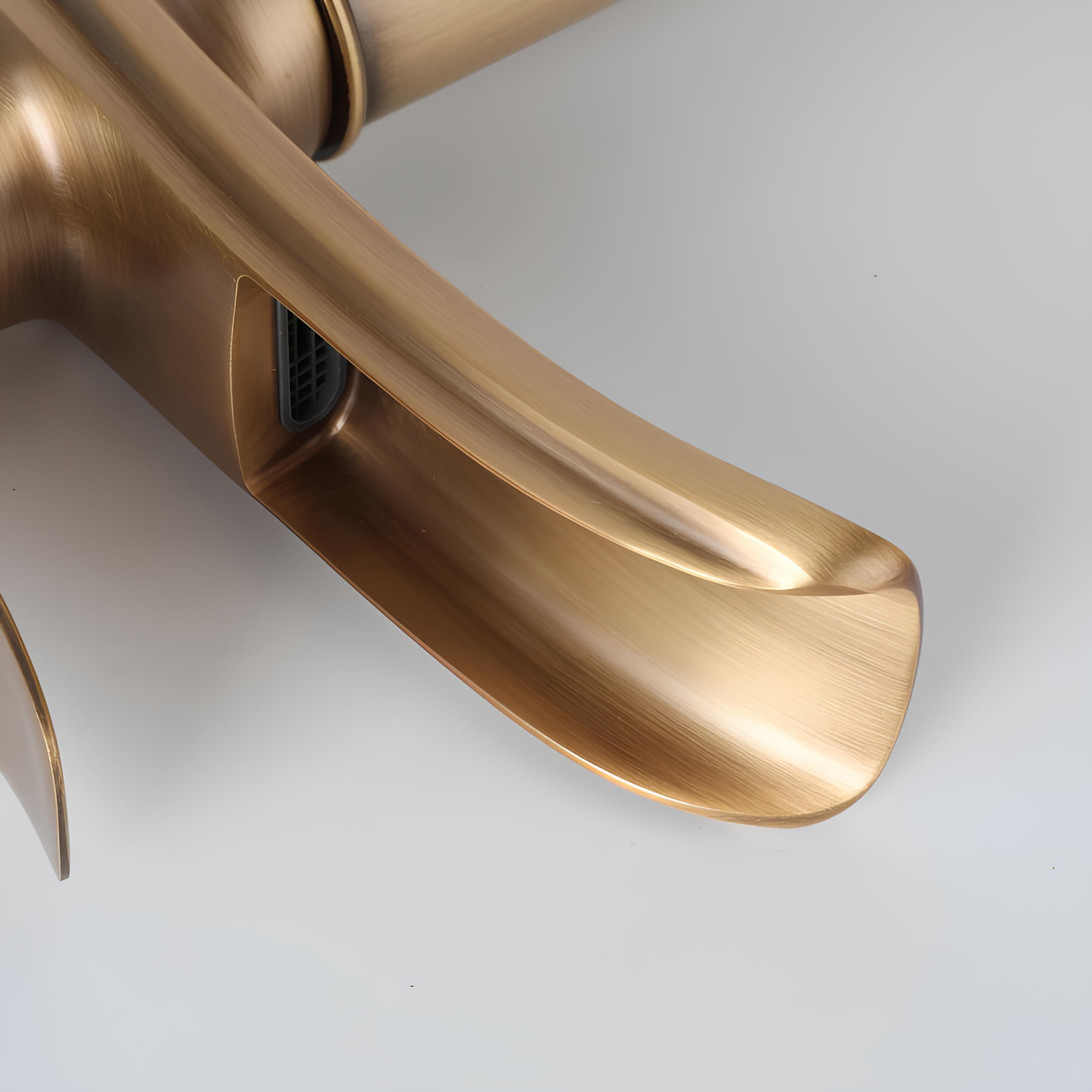 Robinet vasque cascade en laiton – Bec plat, finition mate