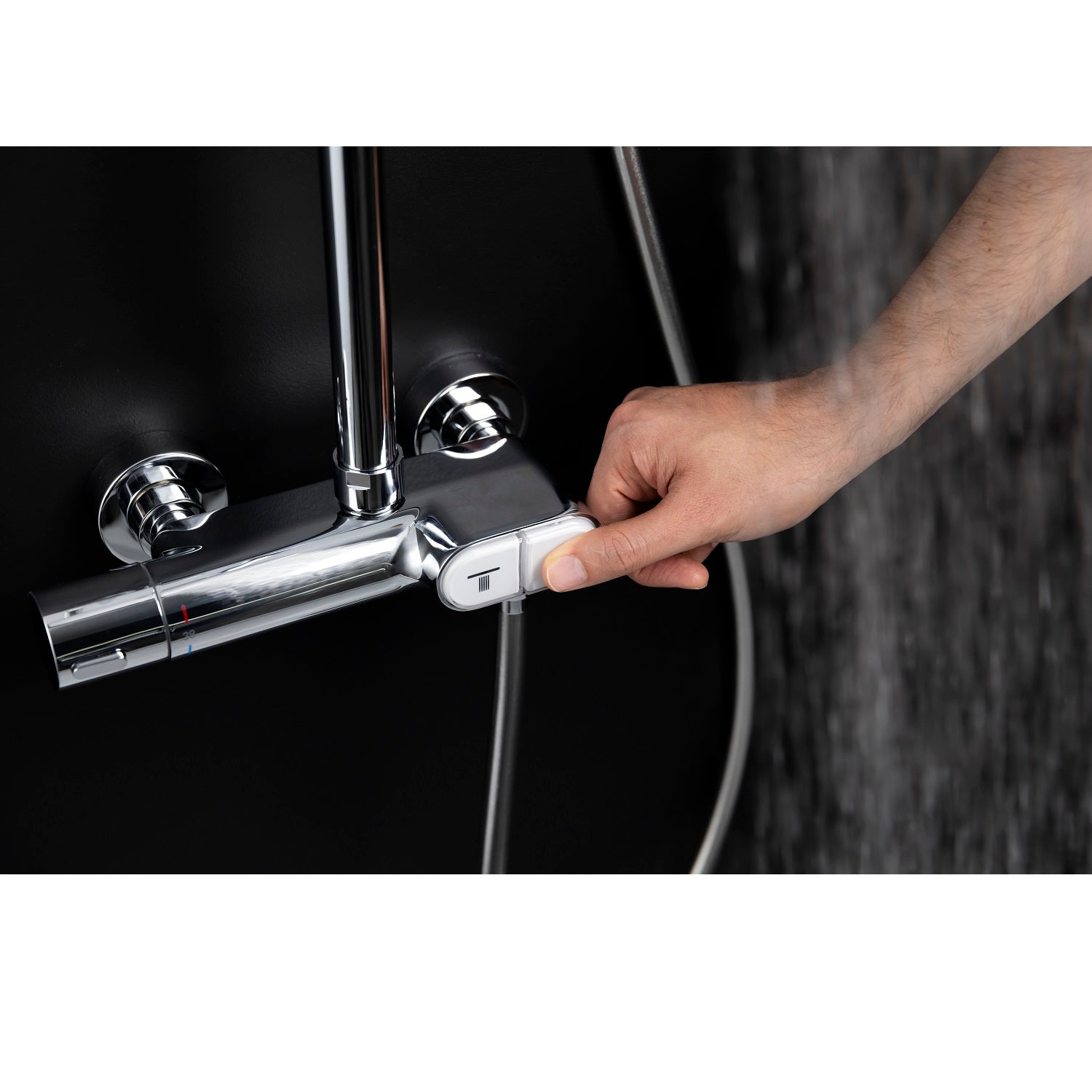 Colonne de douche thermostatique – Jets à boutons-poussoirs, laiton