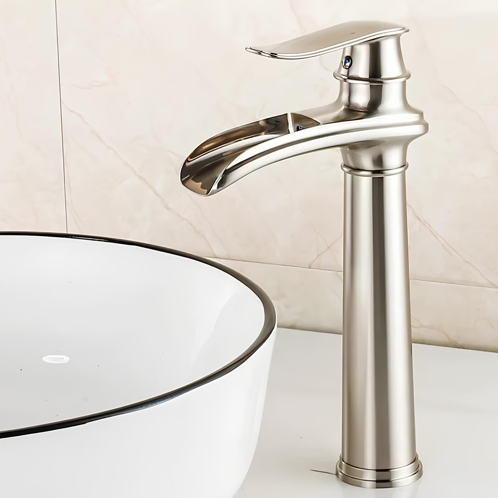 Robinet vasque cascade en laiton – Bec plat, finition mate